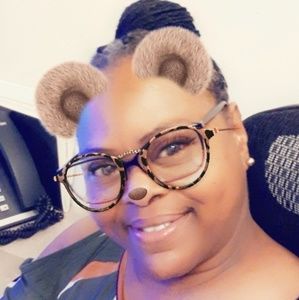 Meet your Posher, Dionne